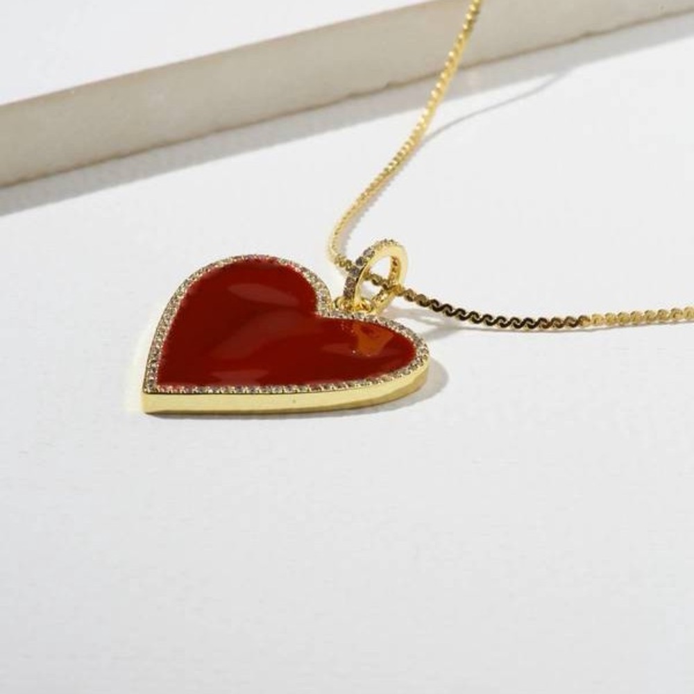 Red enamel heart necklace - Picture 3 of 9